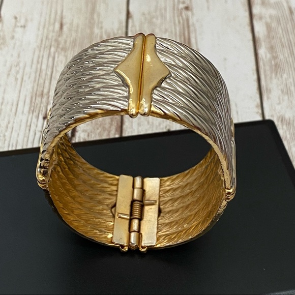 Unsigned 2- Tone Wide Cuff Rope Enamel Bangle Hinged Bracelet - Picture 5 of 11